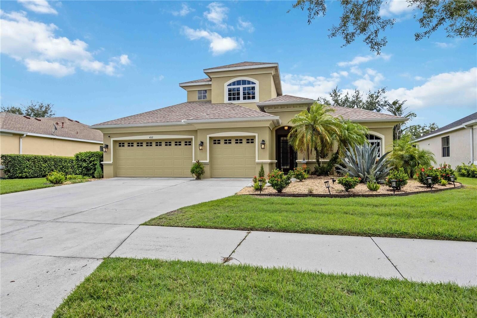 Property Photo: 432 Snapdragon Loop FL 34212