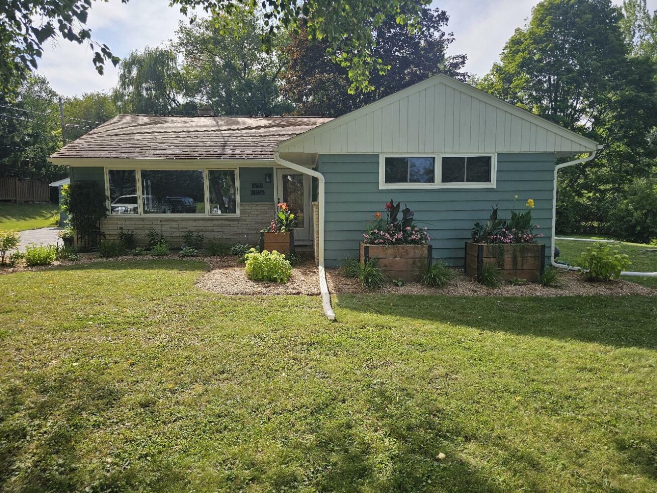 Property Photo:  W172n7405 Shady Ln  WI 53051 