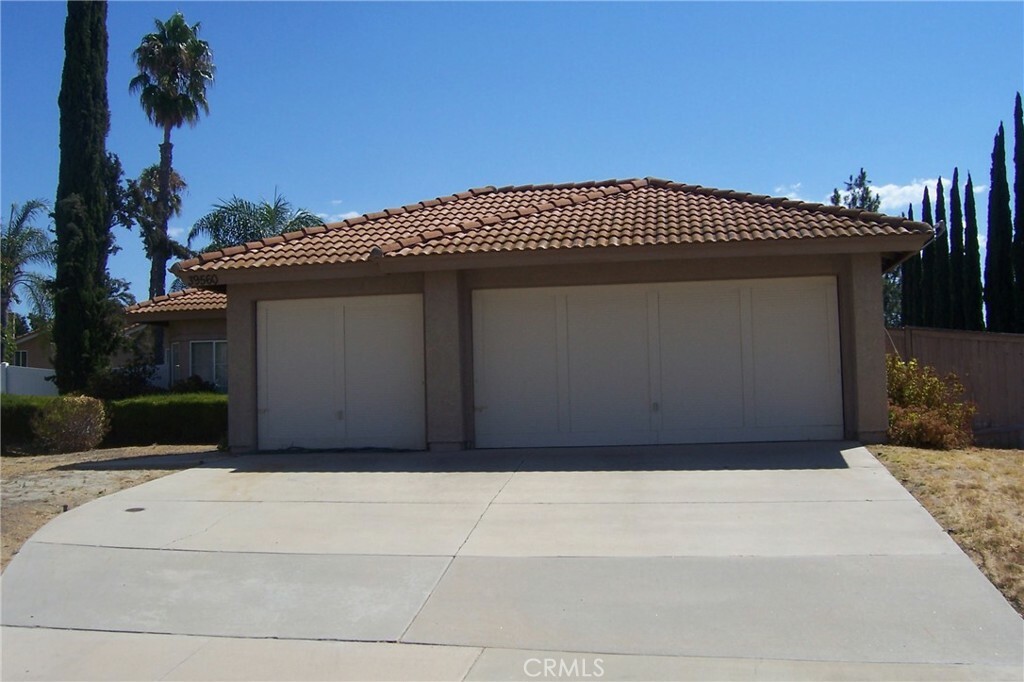 Property Photo:  39560 Glenwood Court  CA 92563 