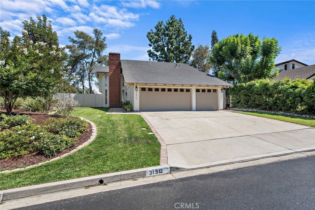 Property Photo:  31912 Paseo De Elena  CA 92675 