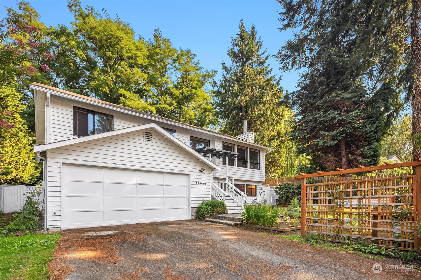 Property Photo:  10030 Ravenna Avenue NE  WA 98125 