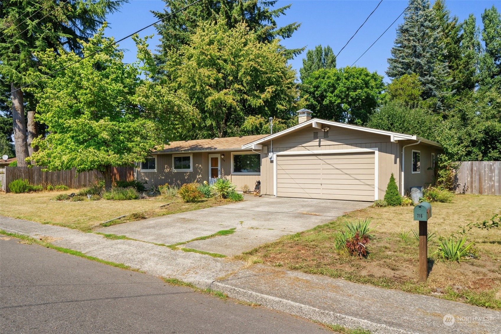 Property Photo:  716 Tartan Drive SW  WA 98501 