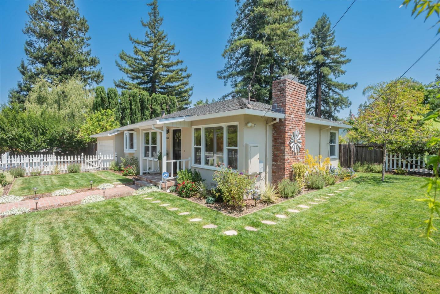 Property Photo:  1600 Milton Street  CA 94061 