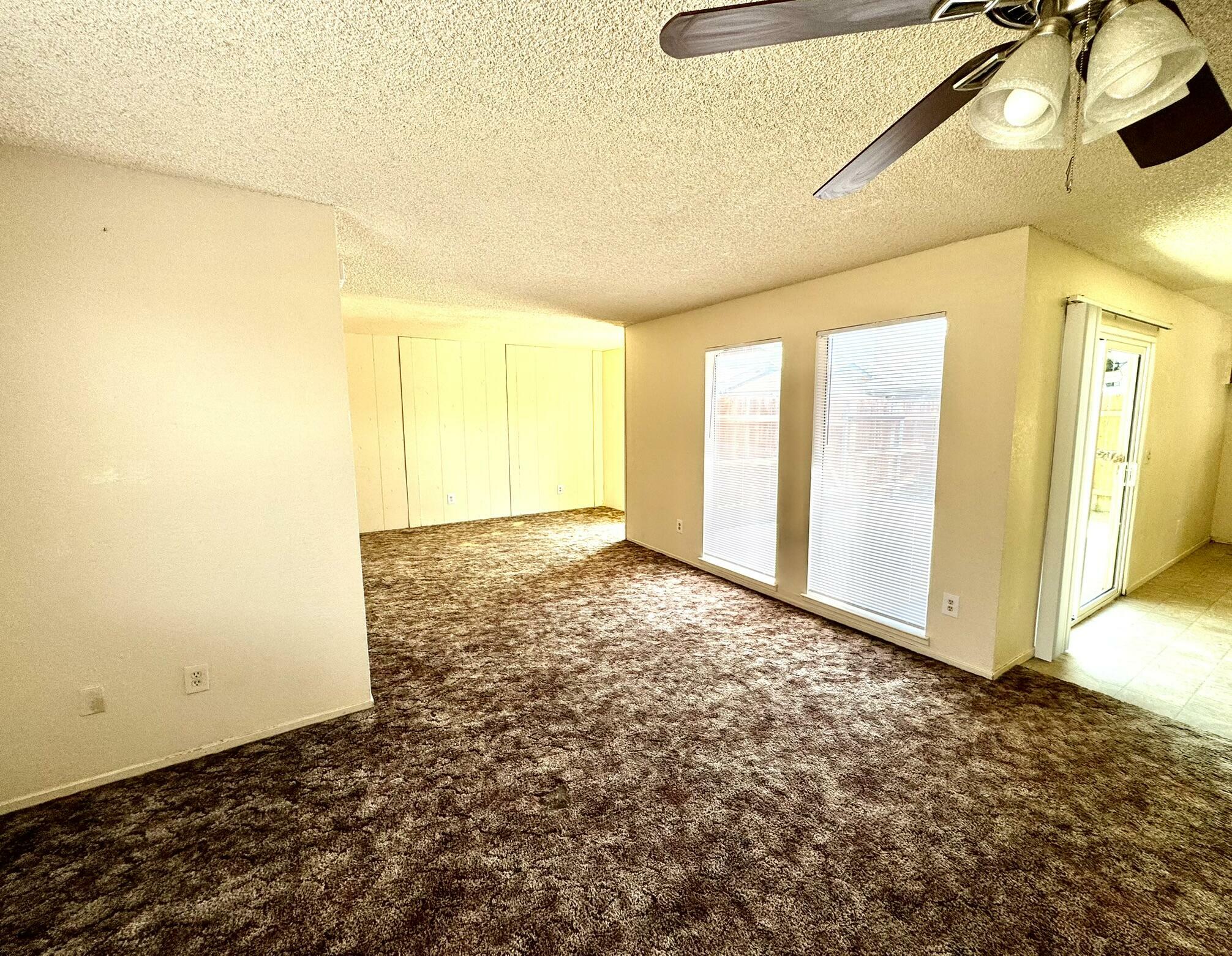 Property Photo:  725 S Spruce Street  CA 93274 