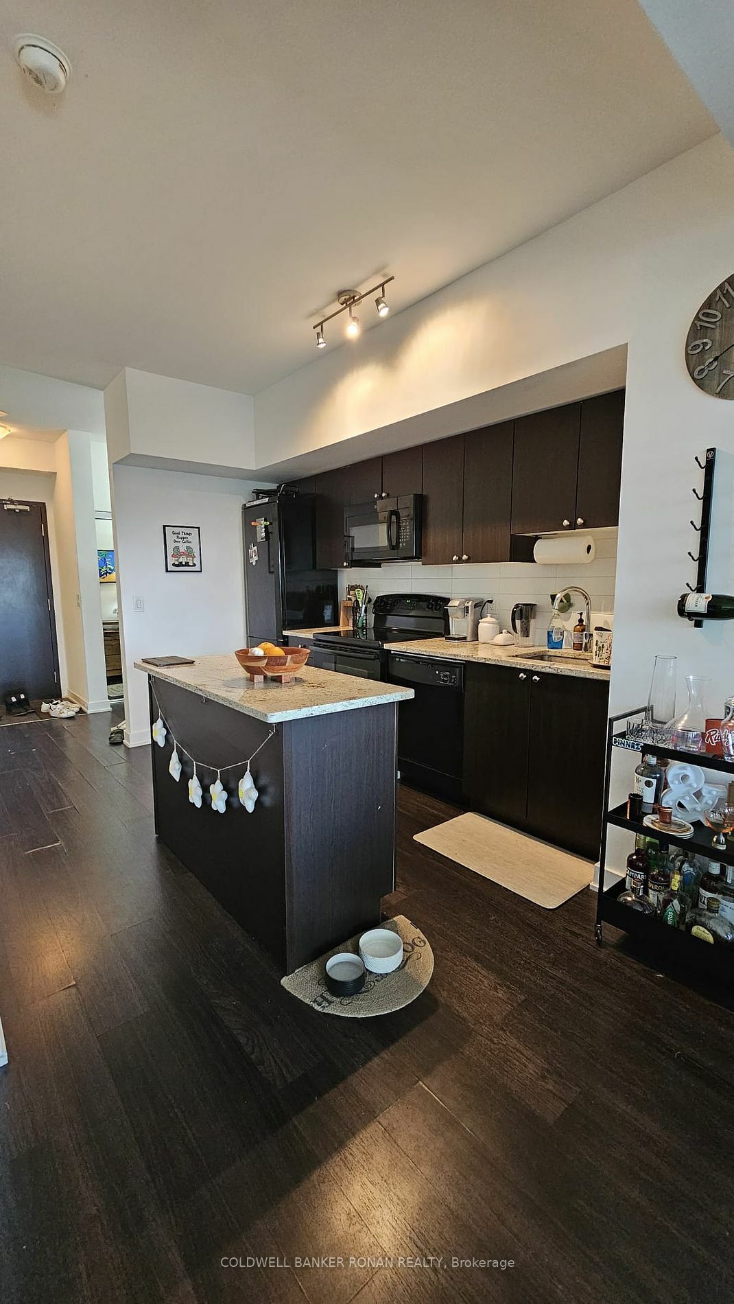 Property Photo:  11 Superior Ave S 609  ON M8V 0A7 