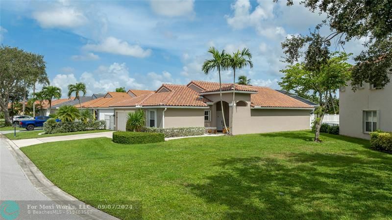 Property Photo:  6239 Grand Cypress Cir  FL 33463 