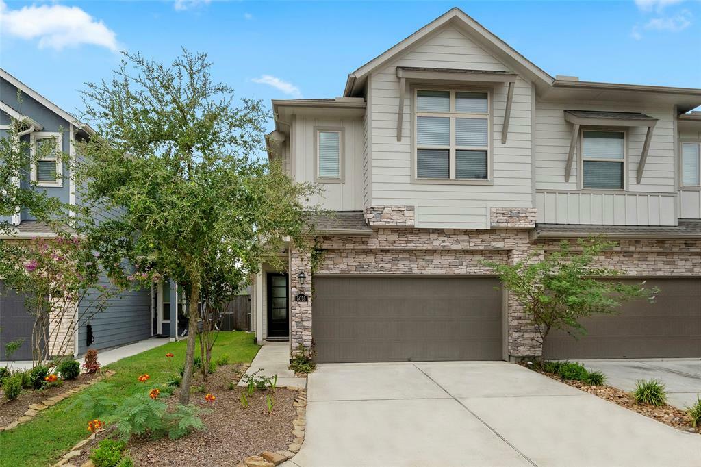 Property Photo:  5015 Lehman Oaks Drive  TX 77018 