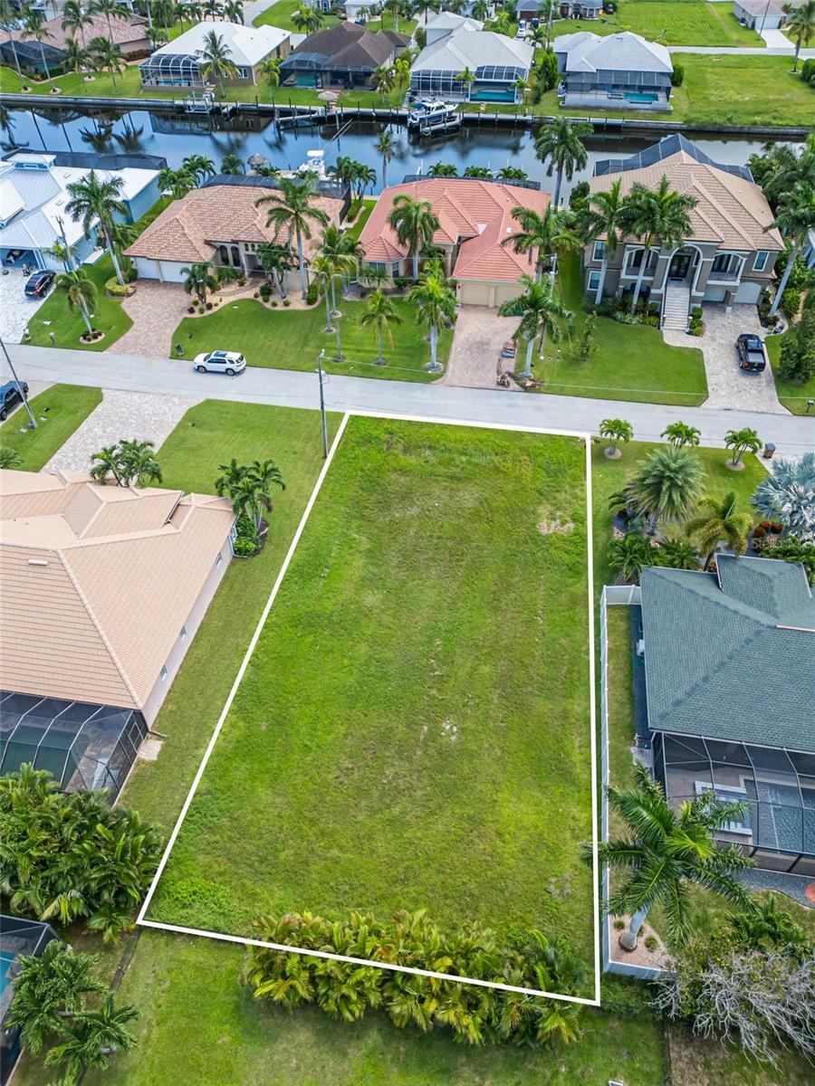 Property Photo:  2530 SW 27th Avenue  FL 33914 