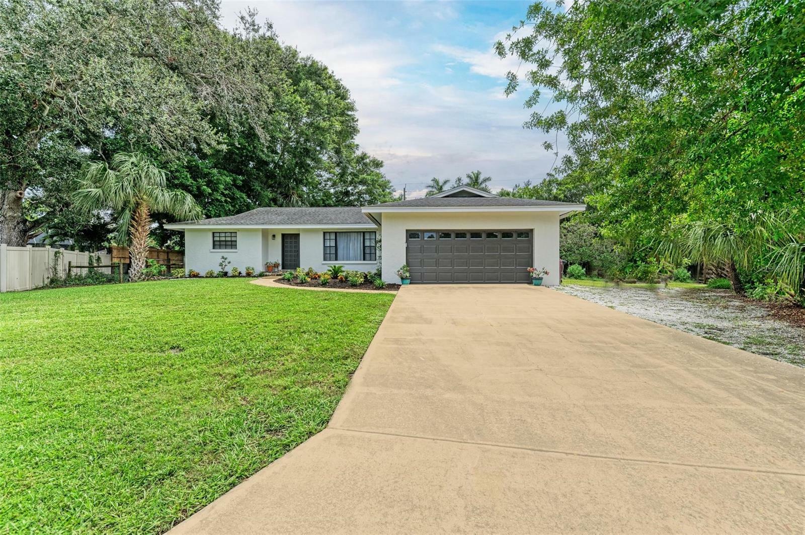 Property Photo:  7603 9th Avenue Drive NW  FL 34209 