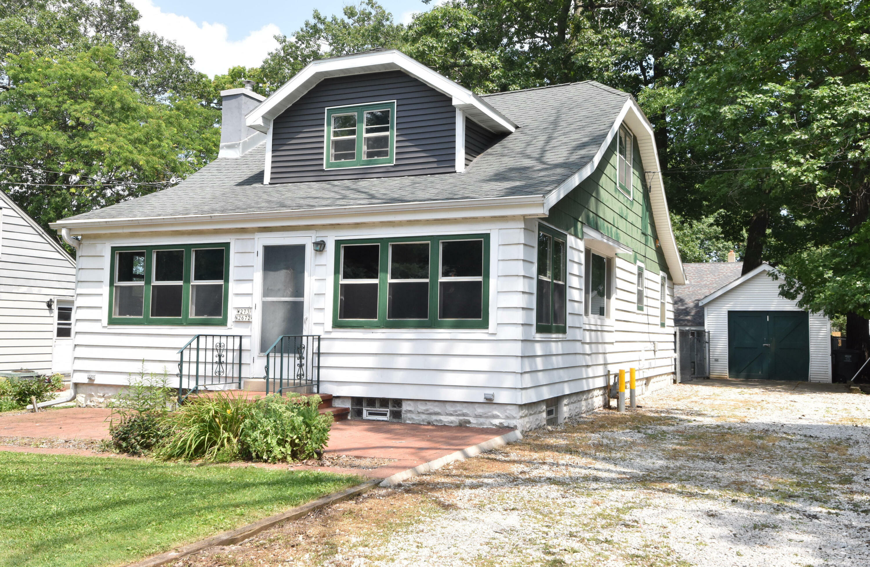 Property Photo:  W273n2672 Maple St  WI 53072 