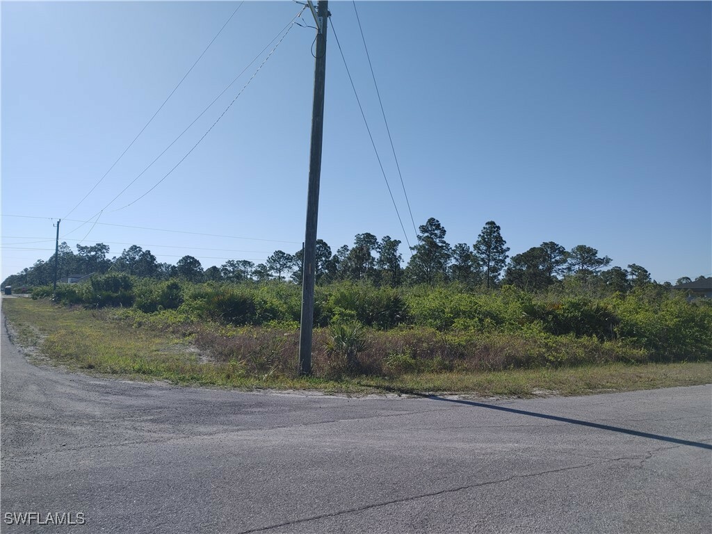 Property Photo:  300 W 13th Street  FL 33972 