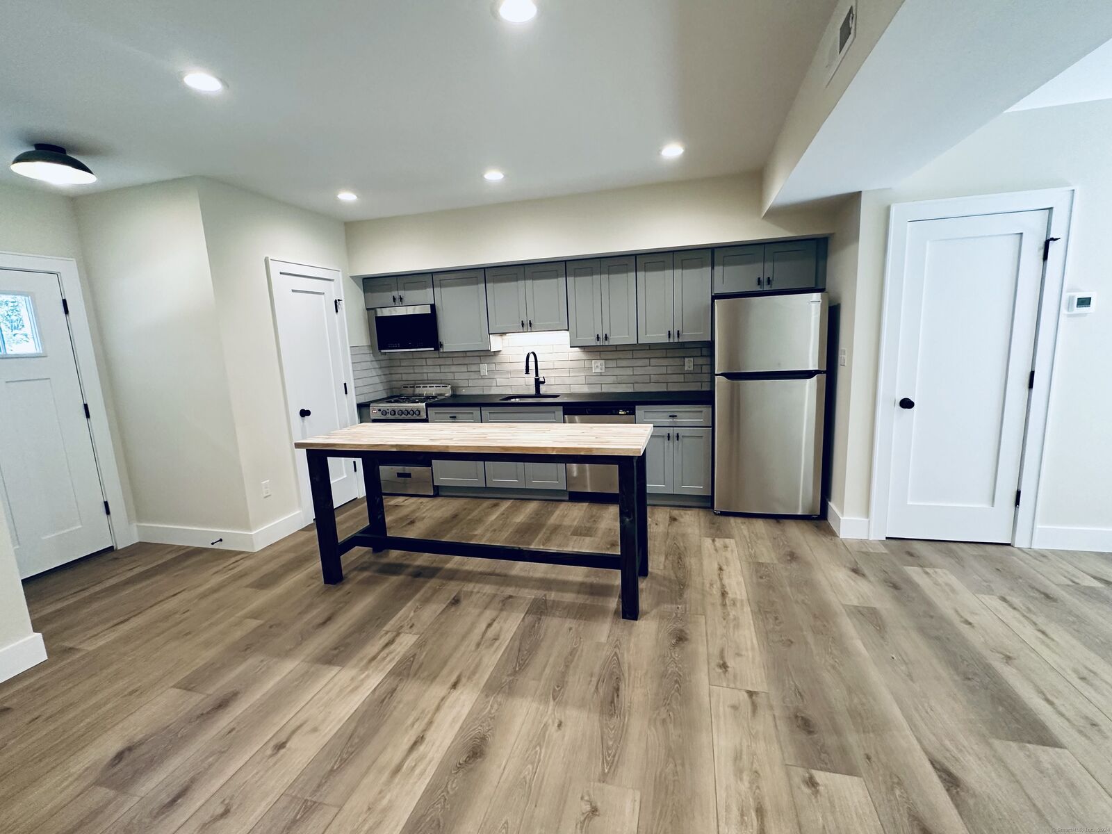 Property Photo:  28 South Street  CT 06801 