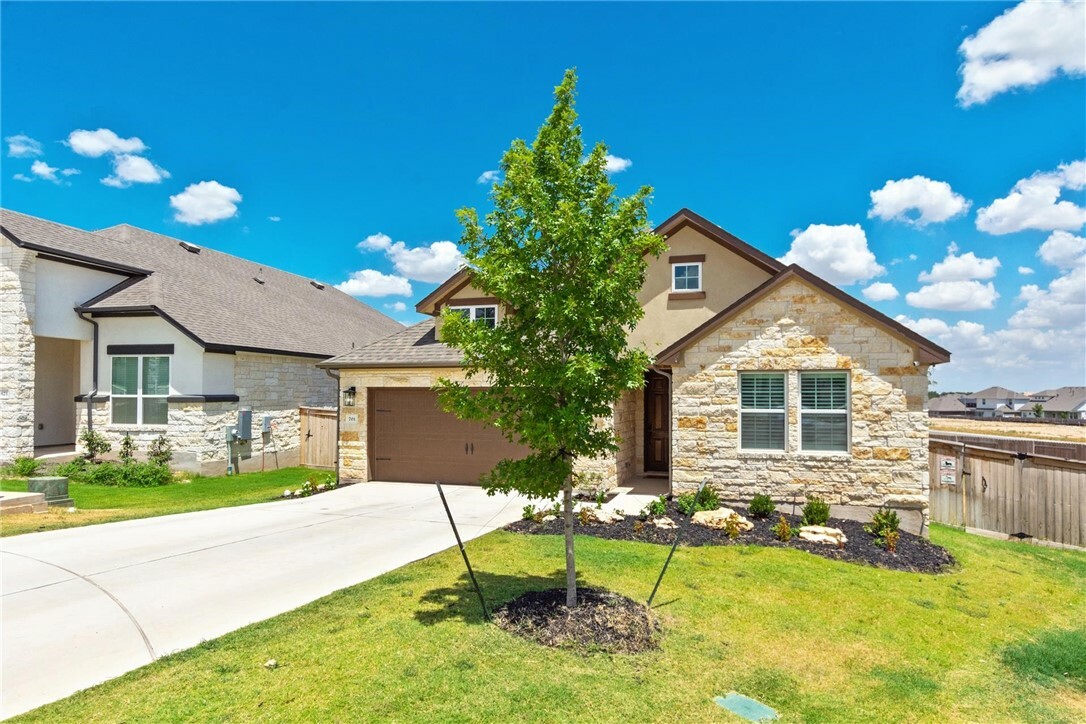 Property Photo:  701 Pinnacle View Drive  TX 78628 