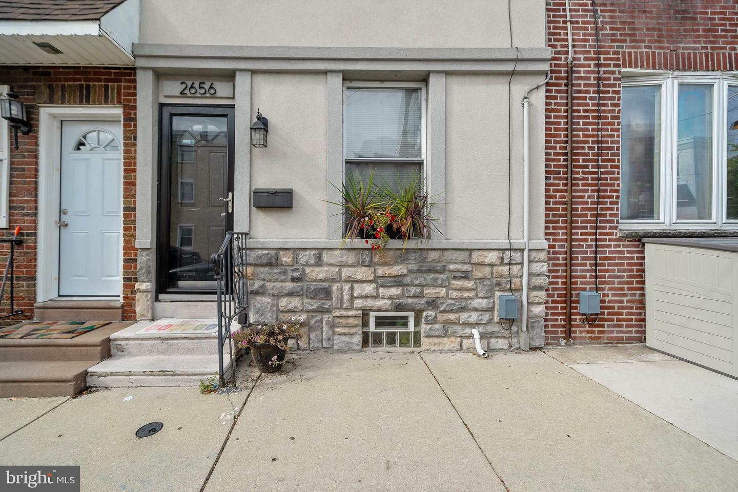 Property Photo:  2656 E Dauphin Street  PA 19125 