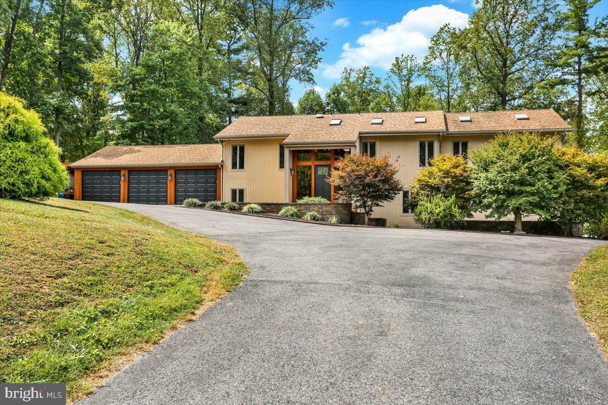 Property Photo:  308 Foxcroft Lane  PA 19551 