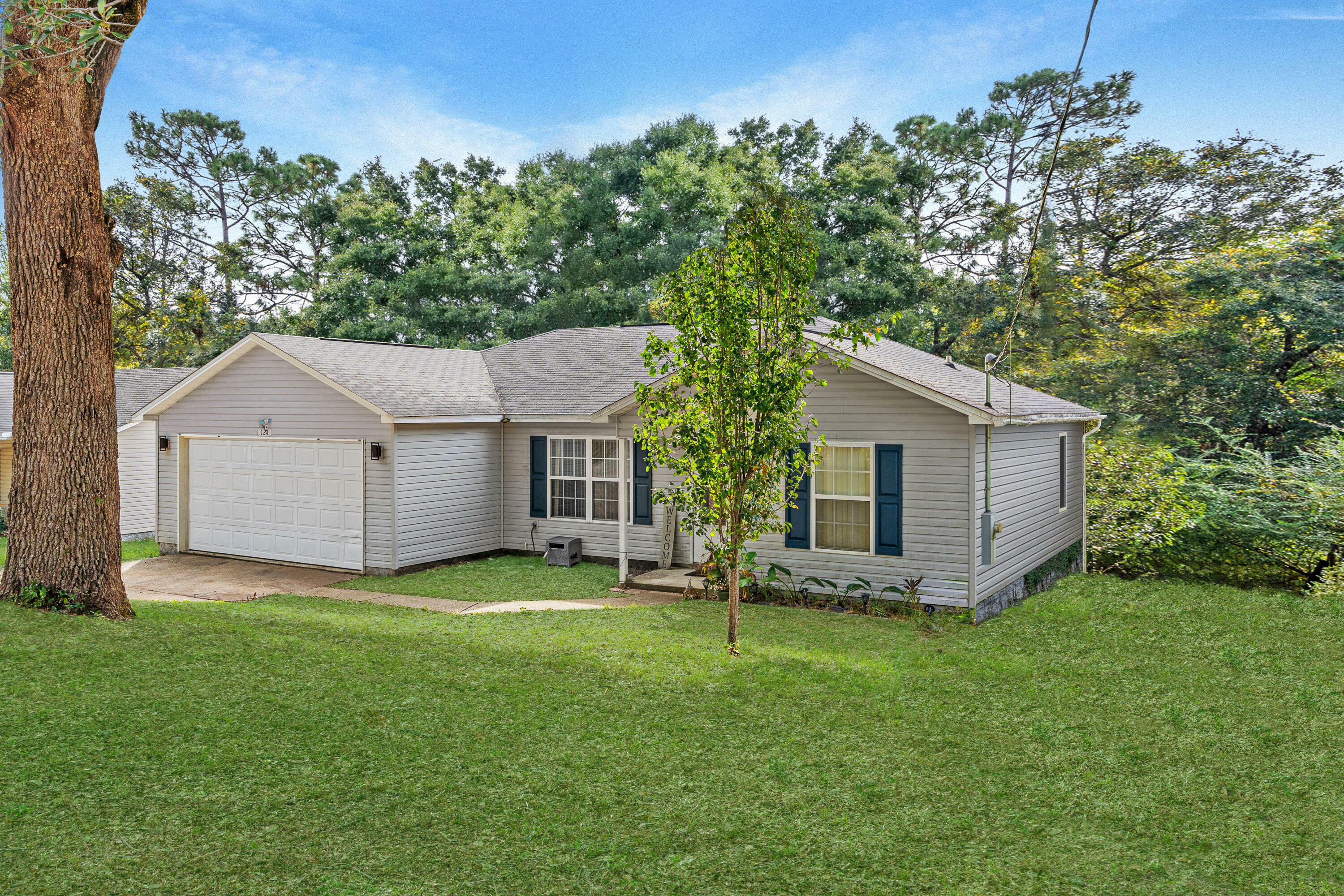 Property Photo:  124 Lonnie Jack Drive  FL 32536 