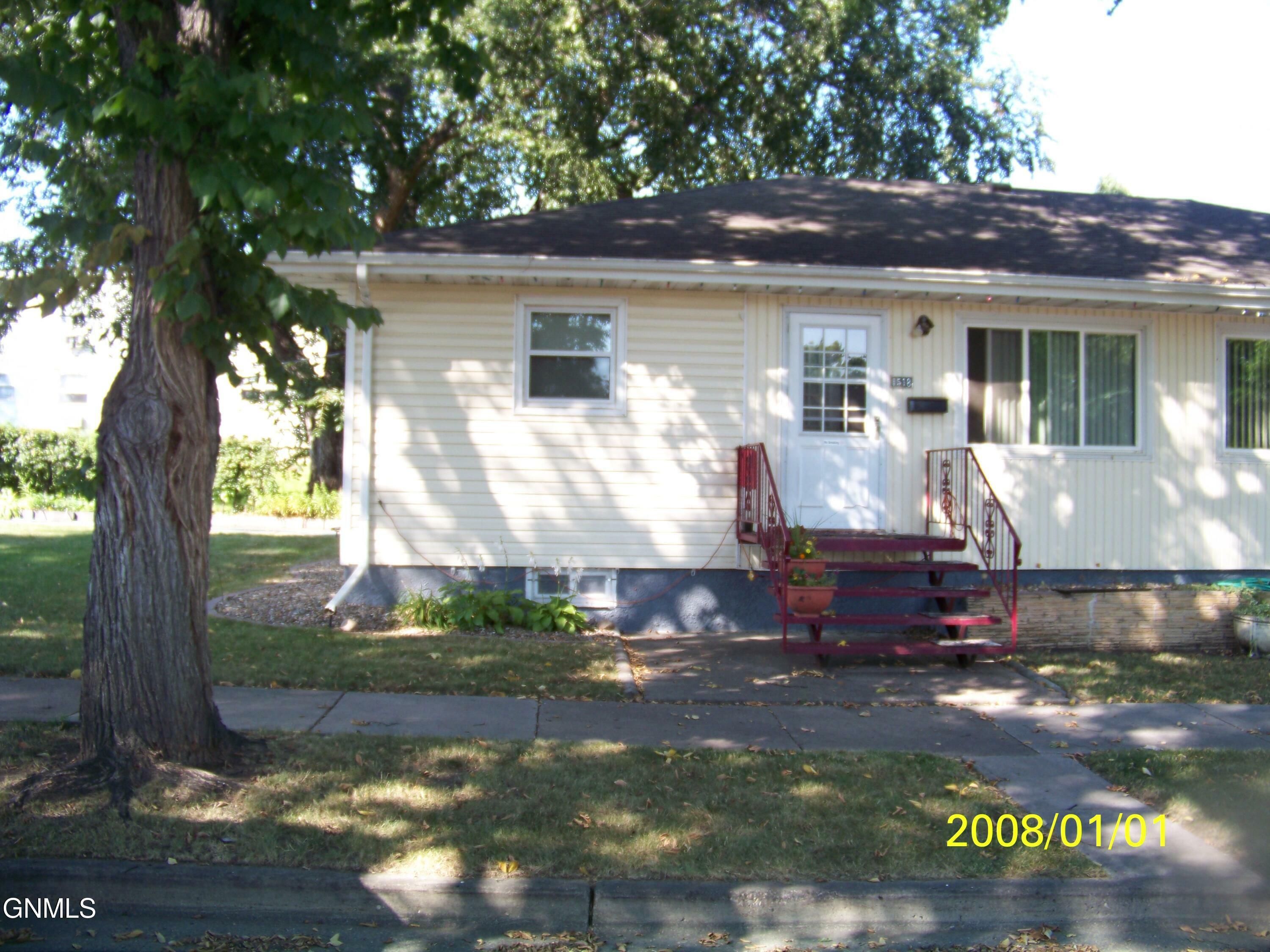 Property Photo:  1520 Laforest Avenue  ND 58501 