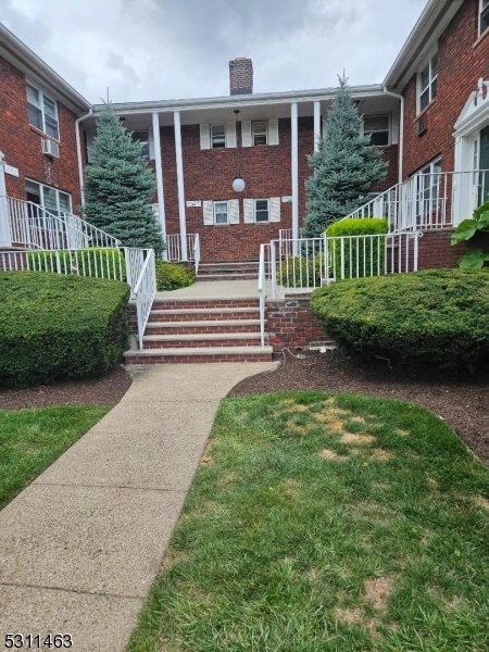 Property Photo:  191 N Beverwyck Rd 15  NJ 07034 