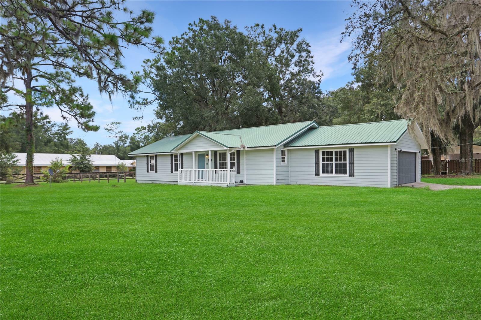 Property Photo: 1841 NW 39th Avenue FL 32605