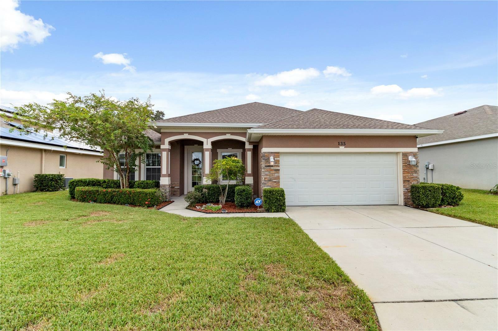 Property Photo:  135 Eloise Oaks Drive  FL 33884 