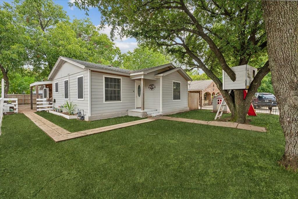 Property Photo:  502 S Cockrell Hill Road  TX 75211 