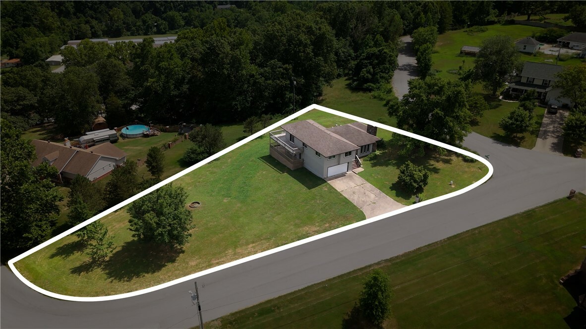 Property Photo:  1420 Twin Lakes Drive  AR 72756 