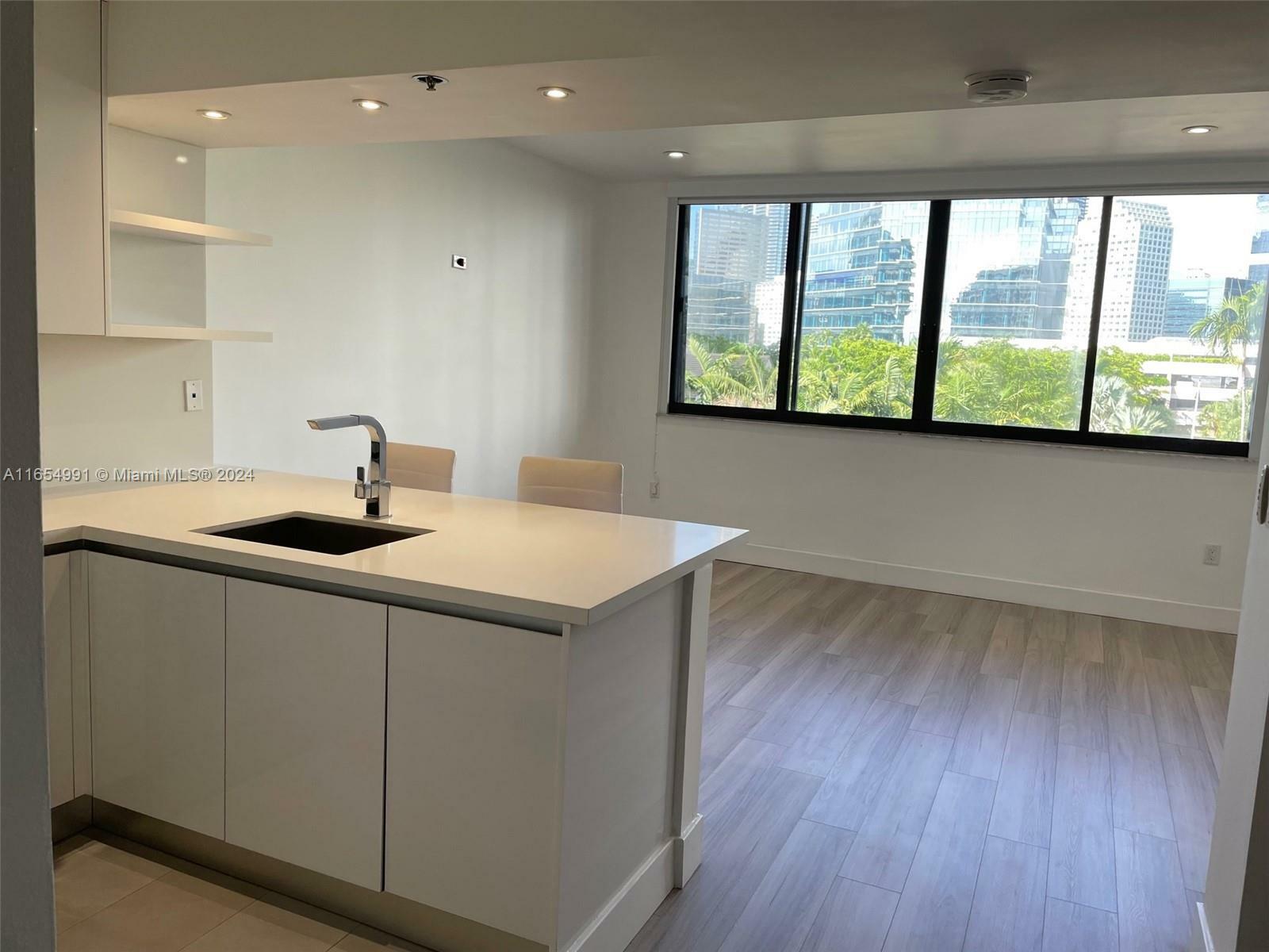 Property Photo:  540 Brickell Key Dr 507  FL 33131 