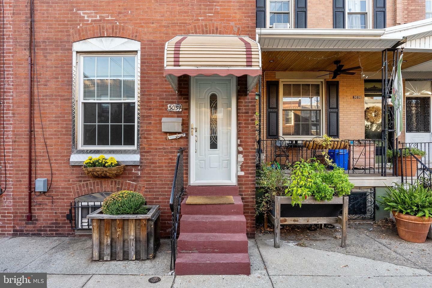 Property Photo:  3034 E Thompson Street  PA 19134 