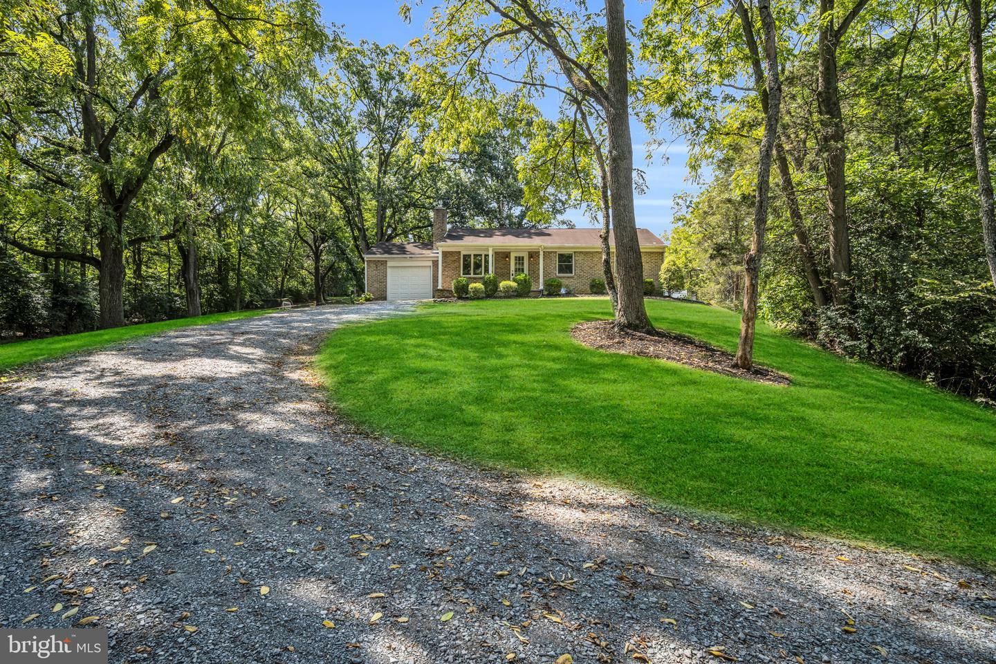 Property Photo:  539 Springfield Road  PA 17257 