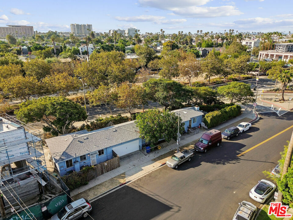 Property Photo:  577   Venice Blvd  CA 90291 