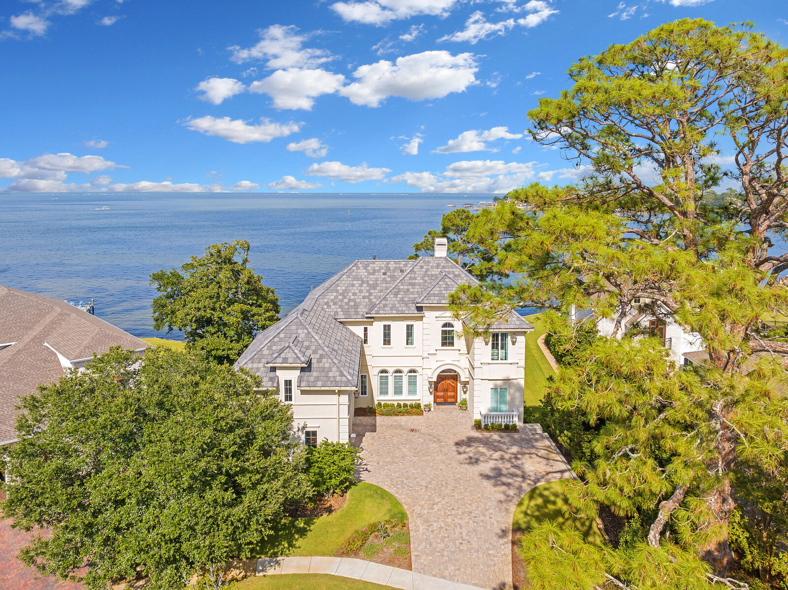 Property Photo: 919 Peacocks Point Drive FL 32541