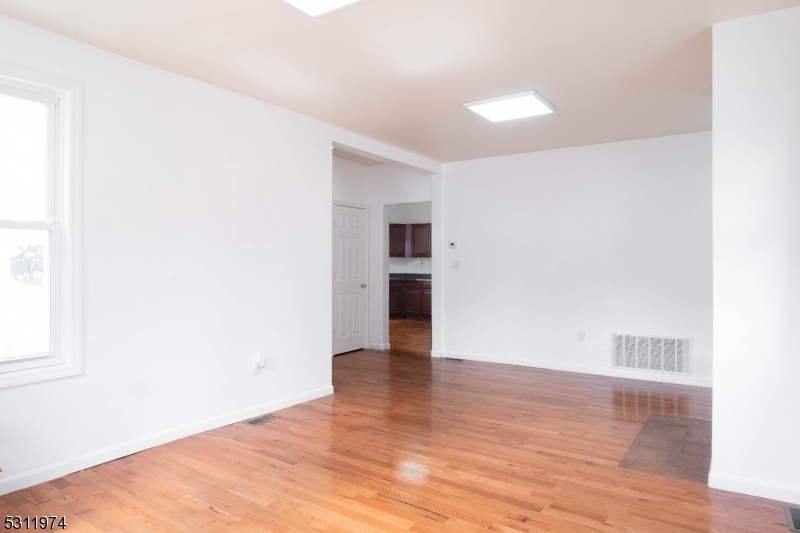 Property Photo:  1043 Hunterdon St  NJ 07112 