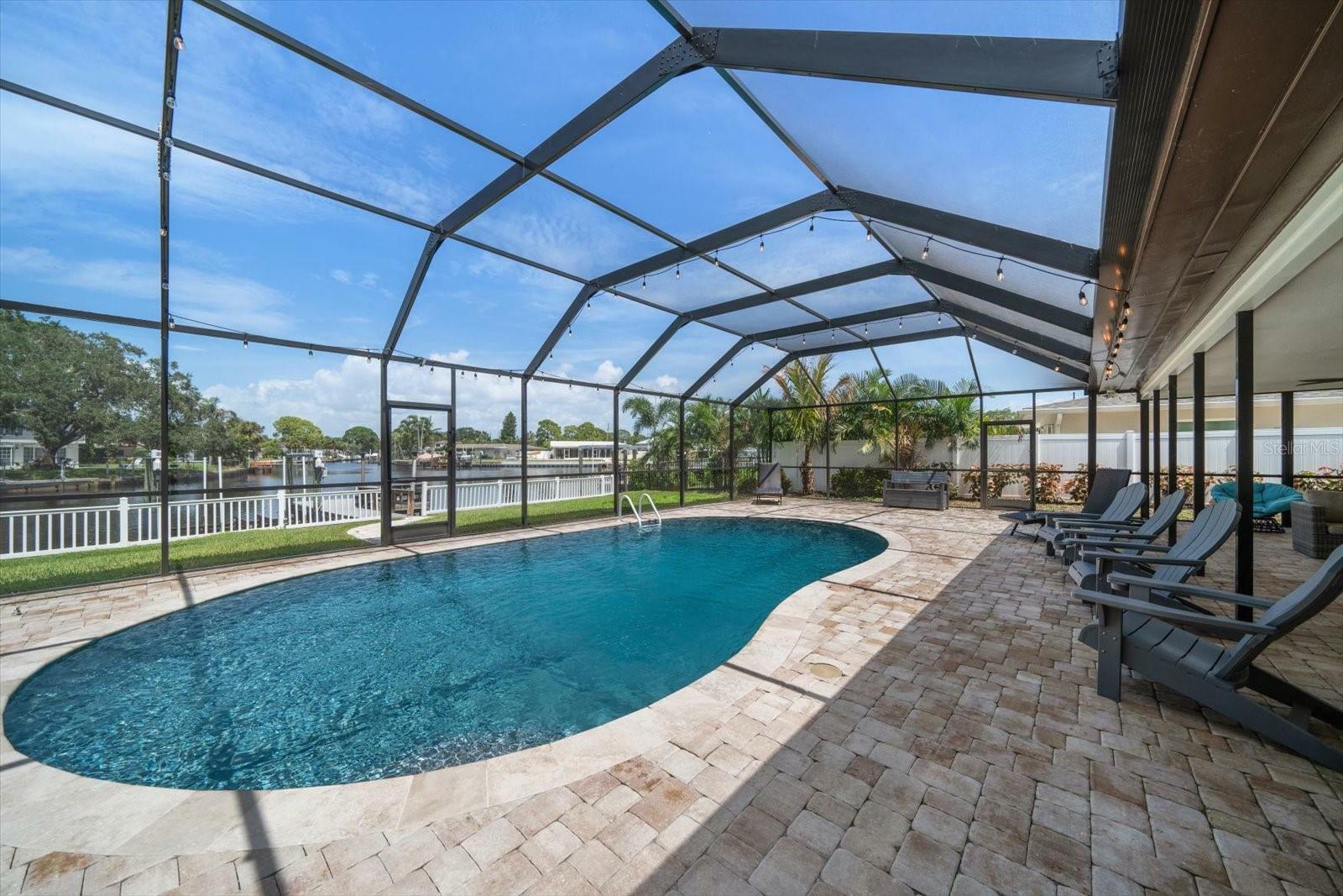 Property Photo:  5119 Venetian Boulevard NE  FL 33703 