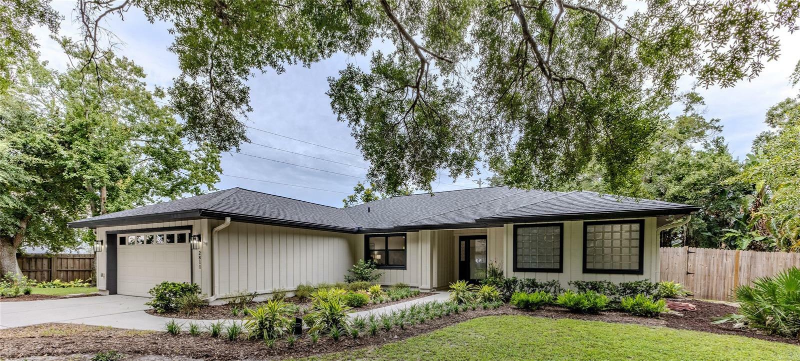 Property Photo:  2811 Northwood Way  FL 34234 