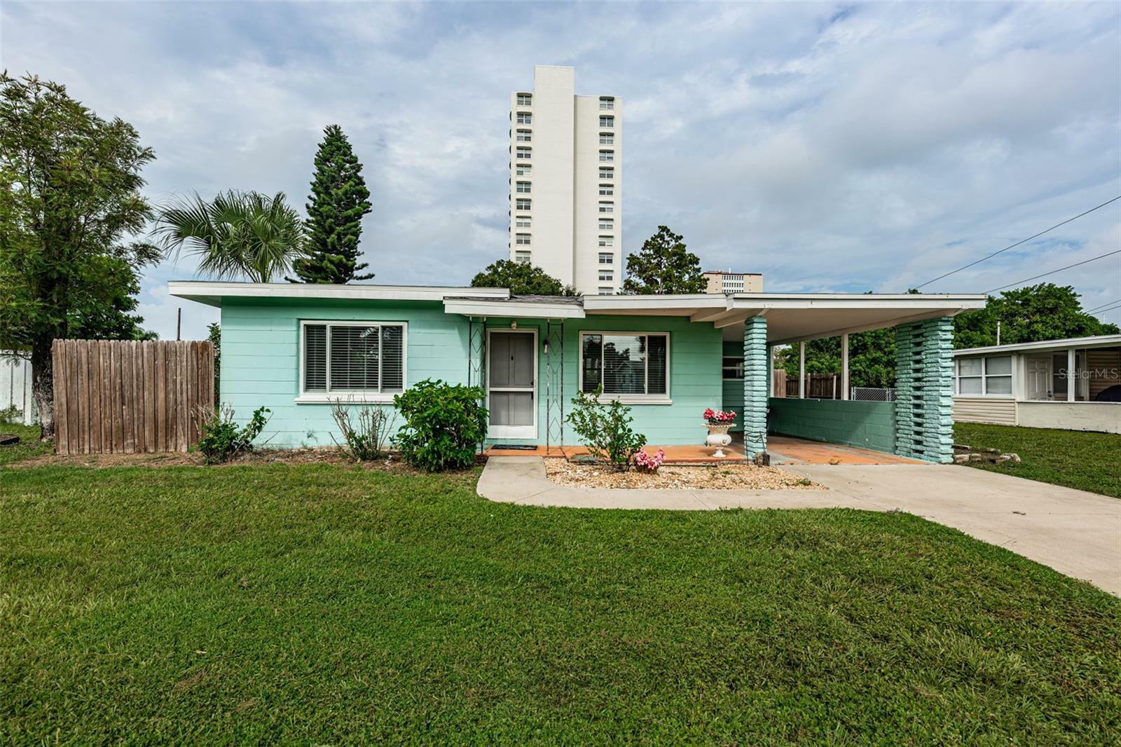 Property Photo:  925 67th Street S  FL 33707 