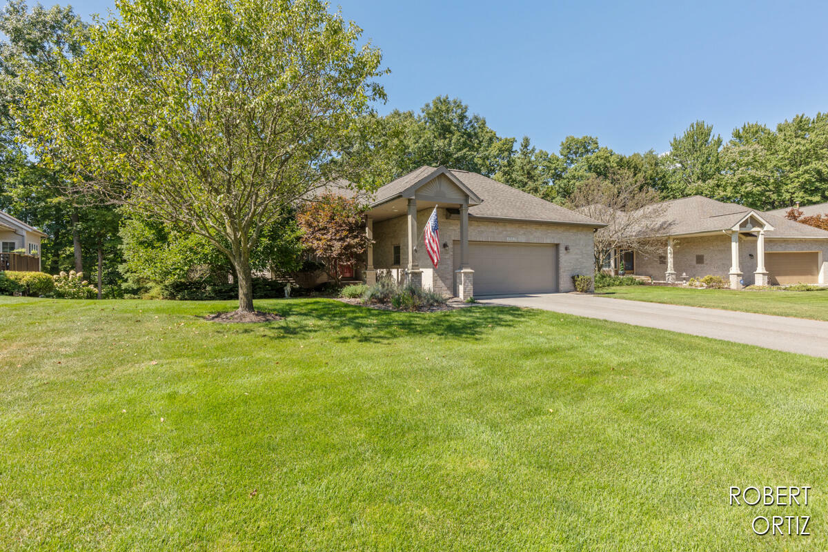 Property Photo:  1713 Clear Creek Court NE  MI 49505 