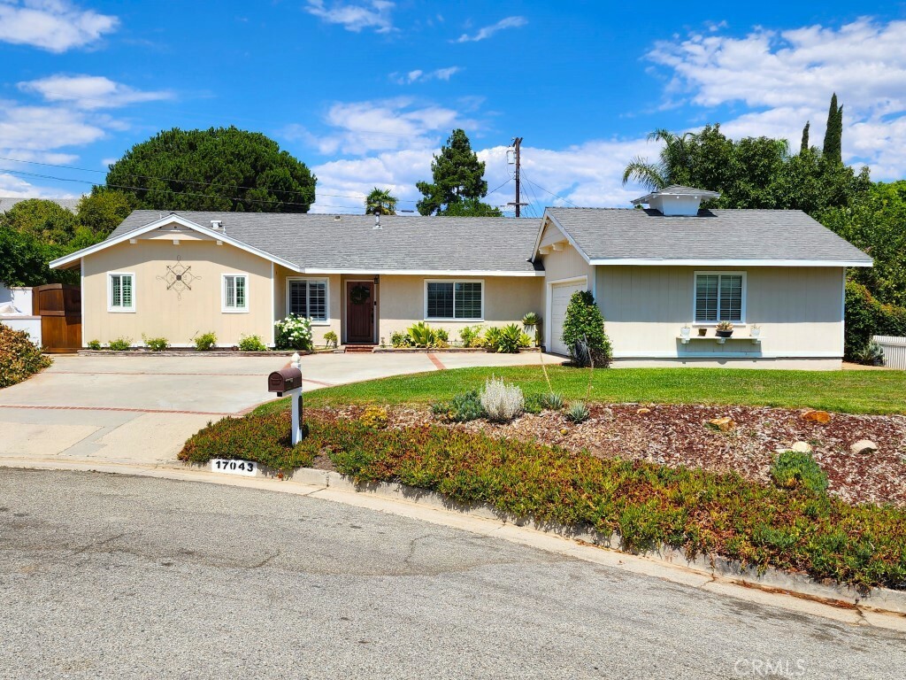 Property Photo:  17043 Galesberg Street  CA 91344 