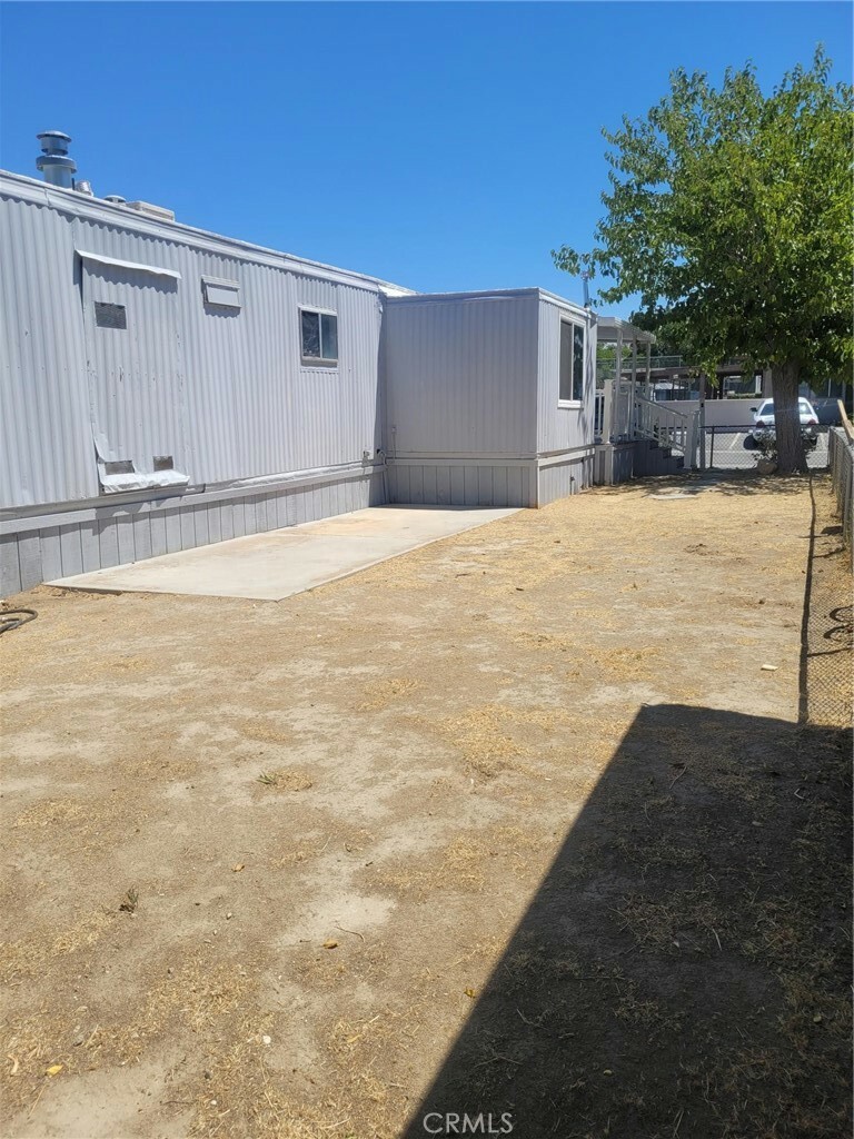 Property Photo:  45800 Challenger Way 170  CA 93535 