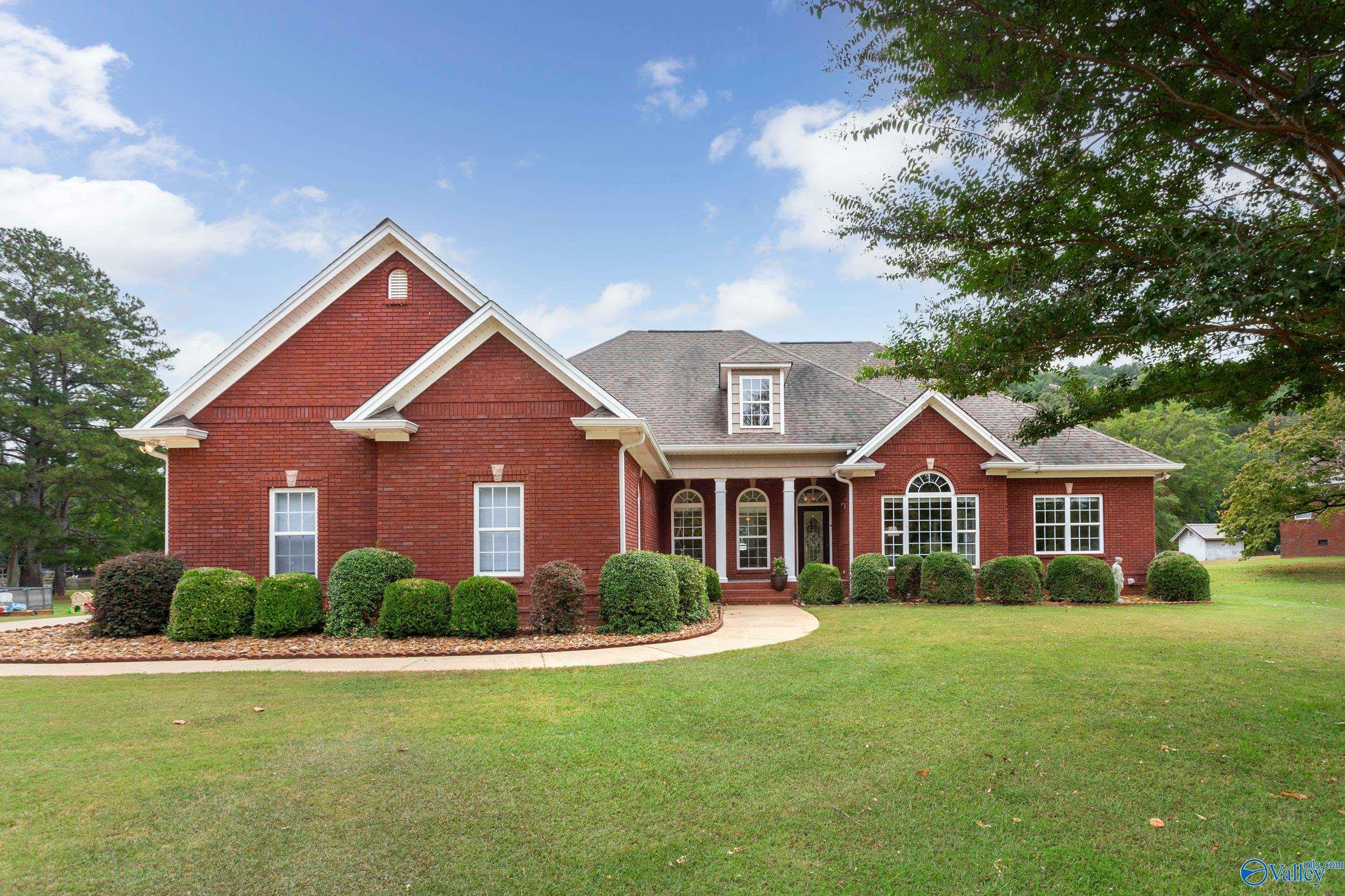 Property Photo:  290 Canoe Creek Road  AL 35906 