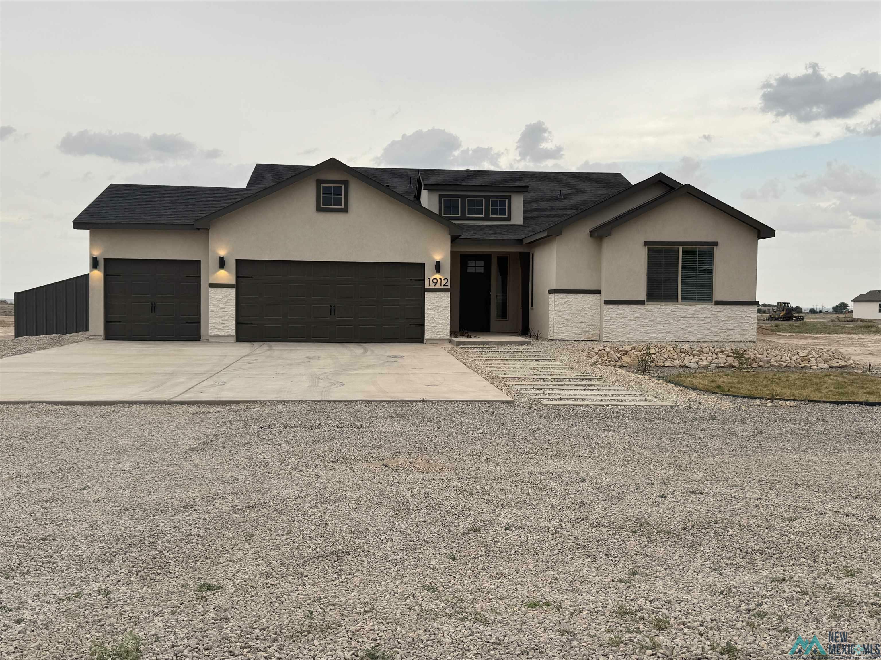 Property Photo: 1912 Savannah Drive NM 88210