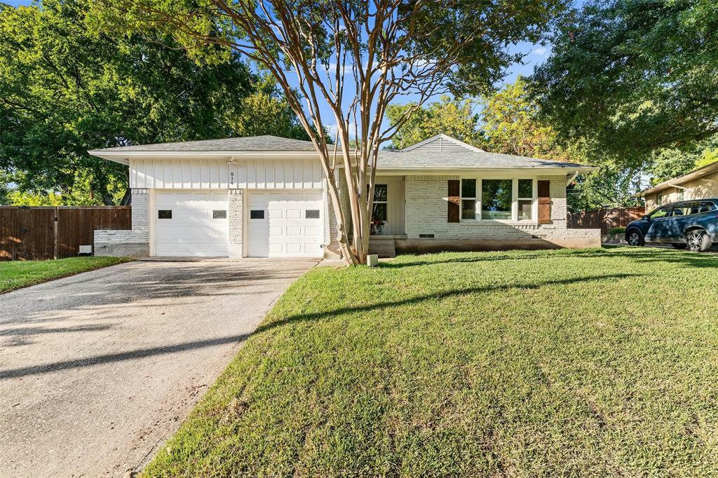 Property Photo:  814 Peavy Road  TX 75218 