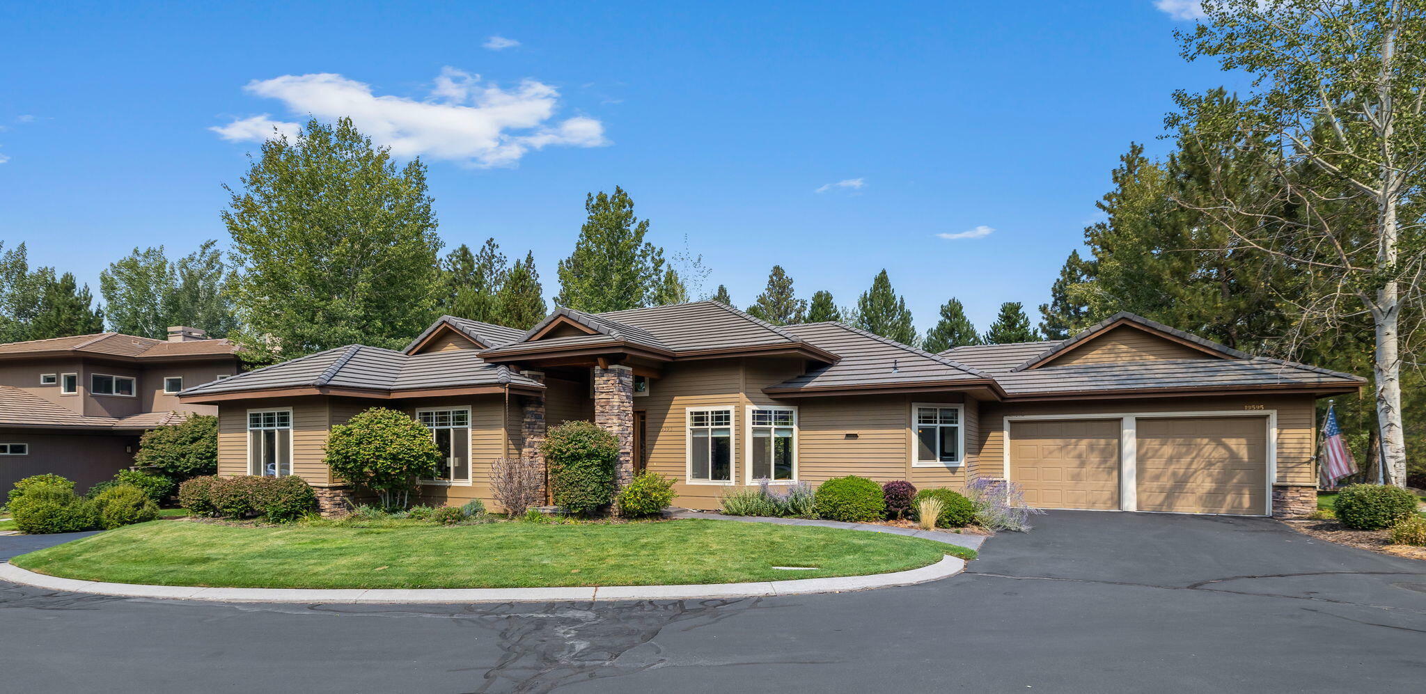 Property Photo: 19595 Simpson Avenue OR 97702
