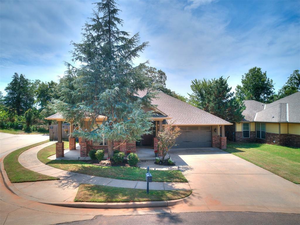 Property Photo:  3612 Oakridge Circle  OK 73034 