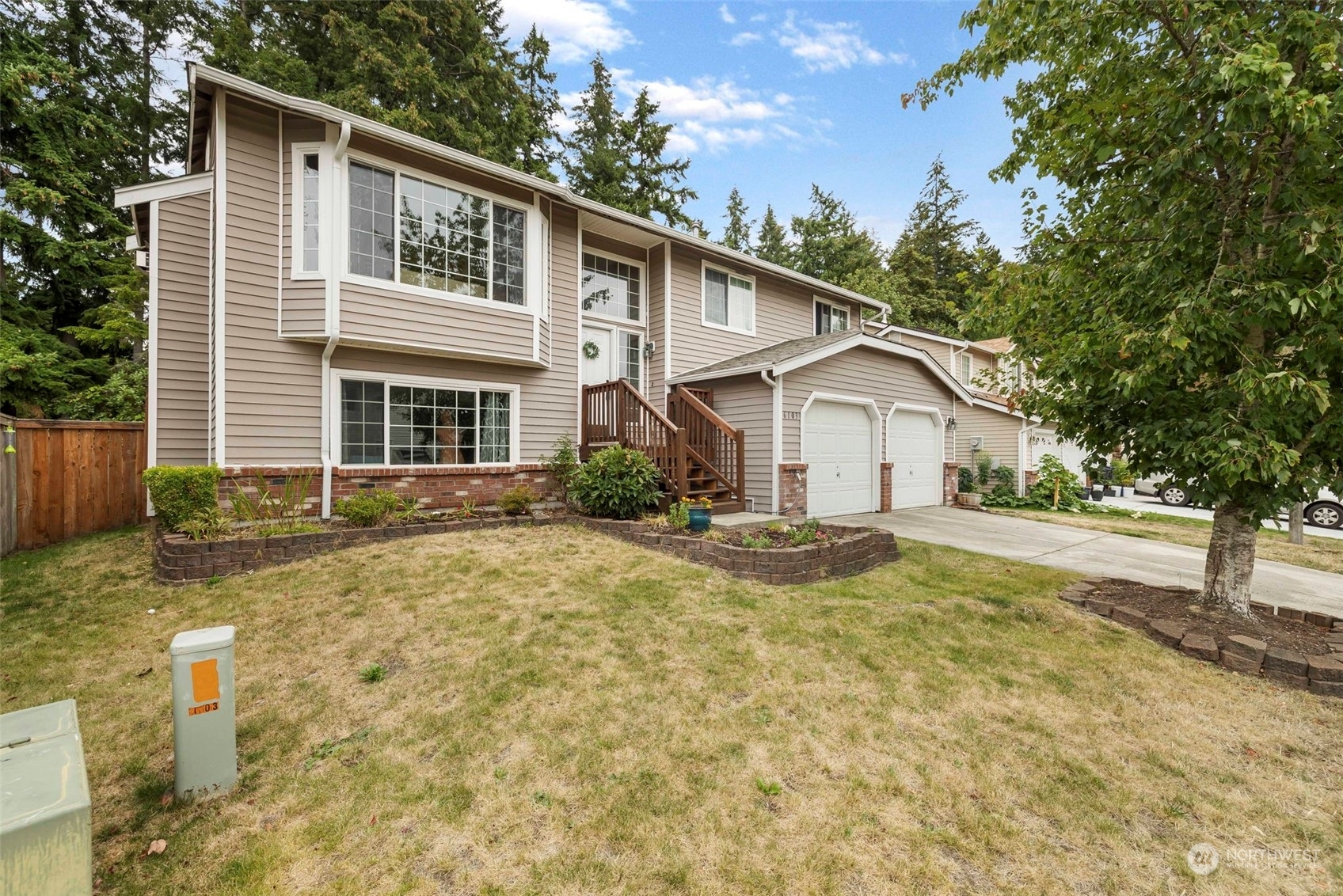 6103 Sycamore Lane NE  Bremerton WA 98311 photo