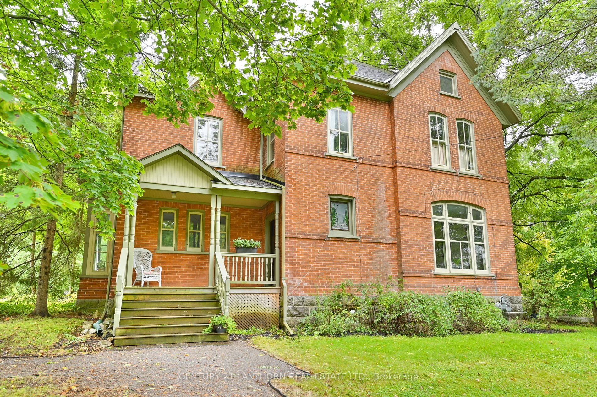 Property Photo:  133 St Lawrence St W  ON K0K 2K0 