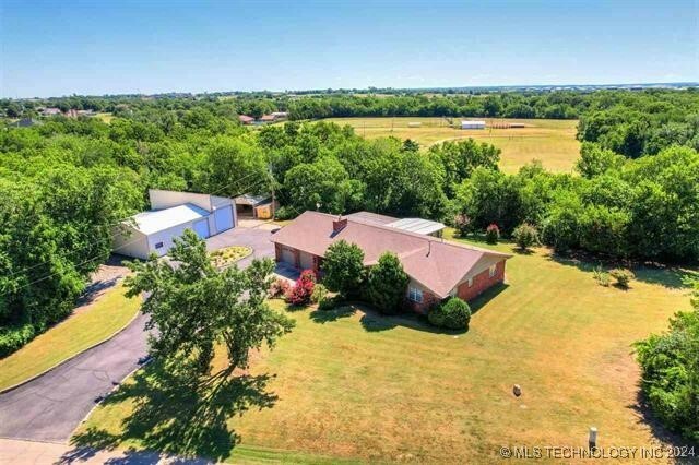 Property Photo:  1502 S Linwood  OK 74023 