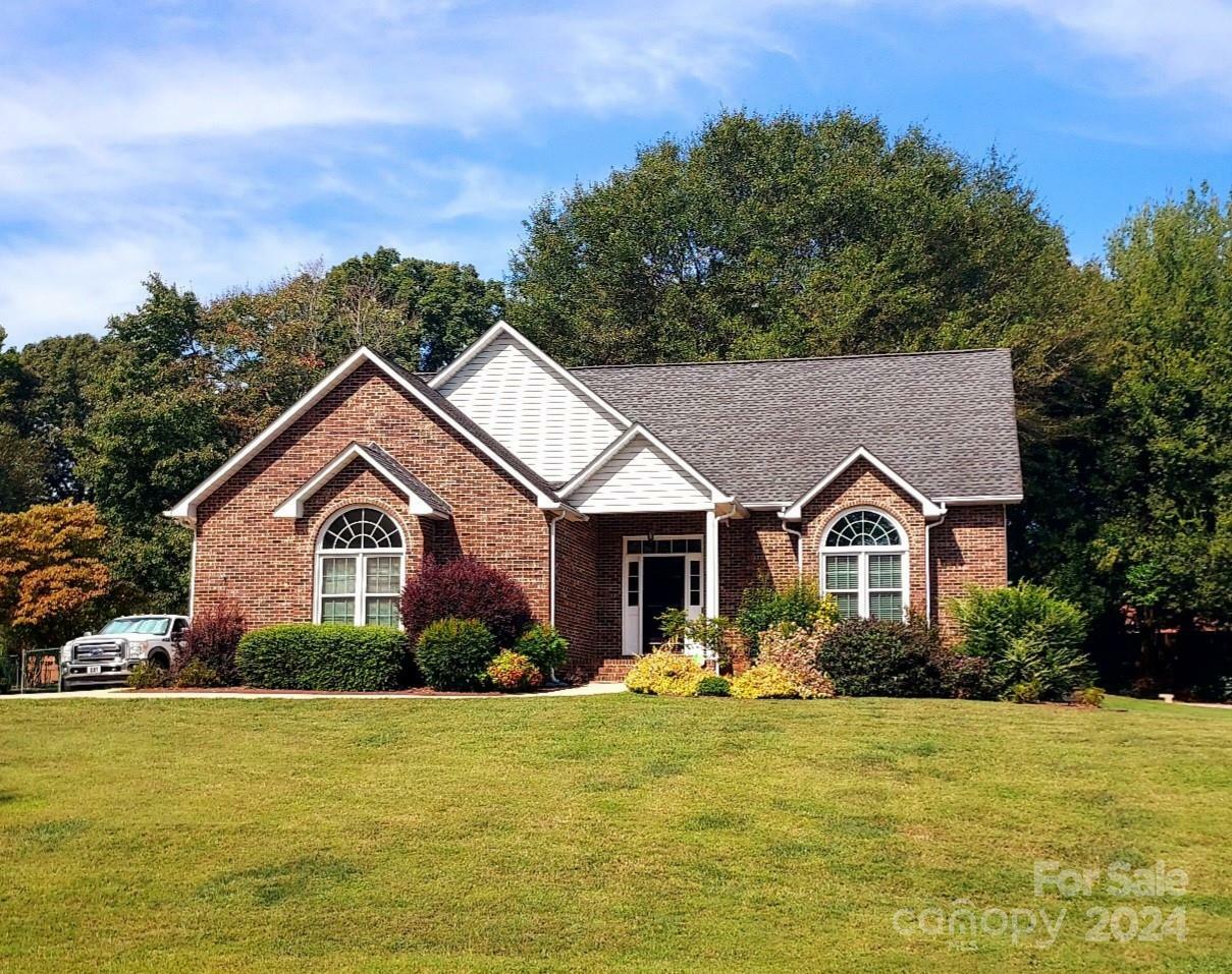 Property Photo:  545 Deerfield Drive  NC 28120 