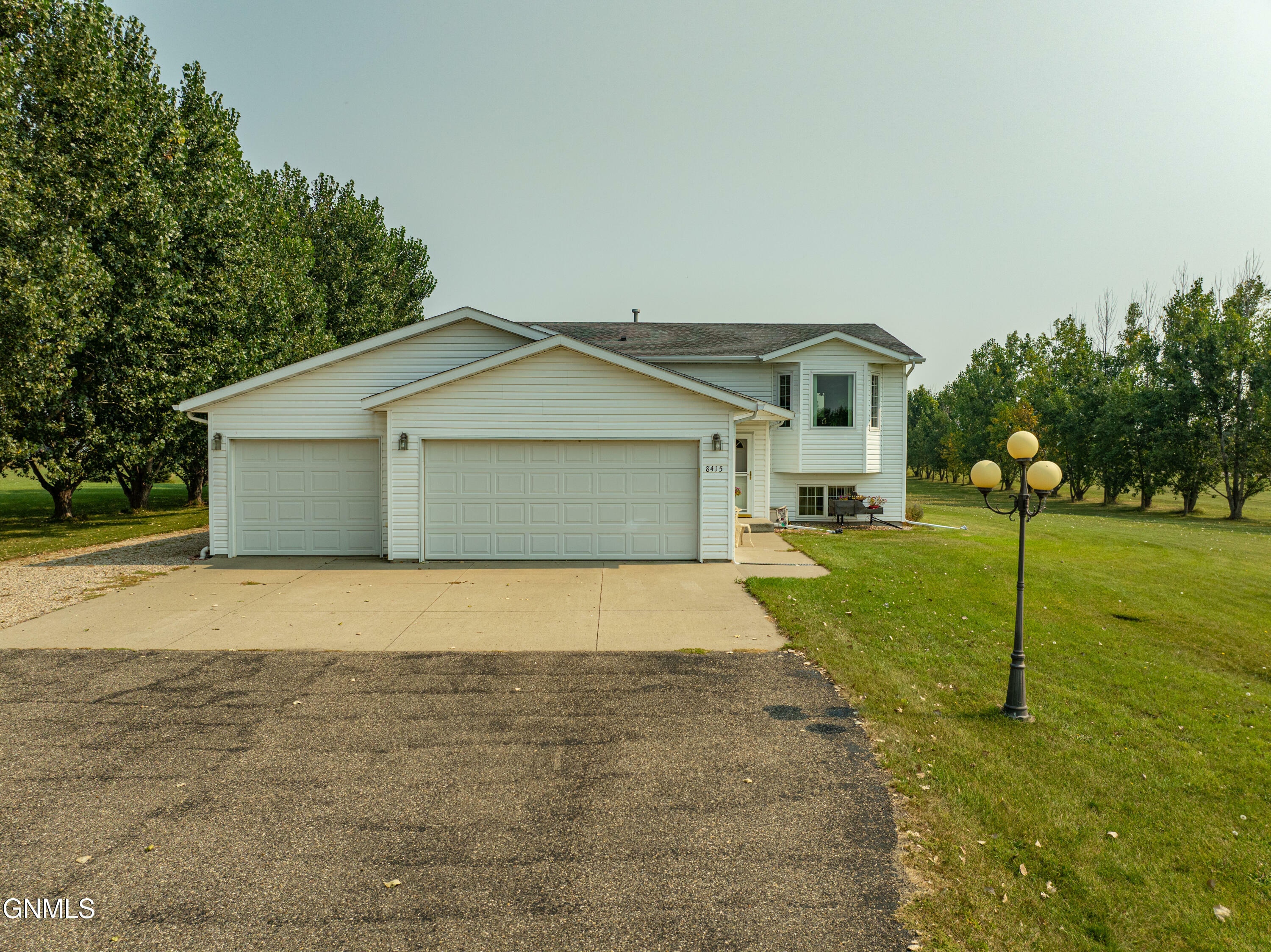 Property Photo:  8415 Ridgeland Drive  ND 58503 