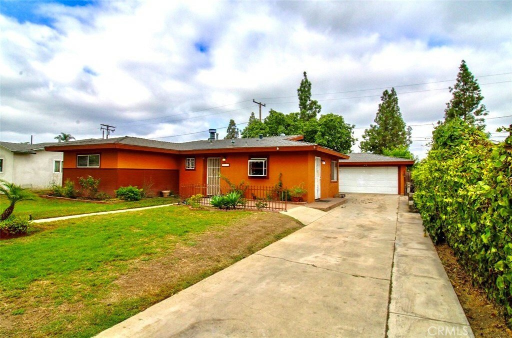 Property Photo:  1206 S Karen Avenue  CA 92704 