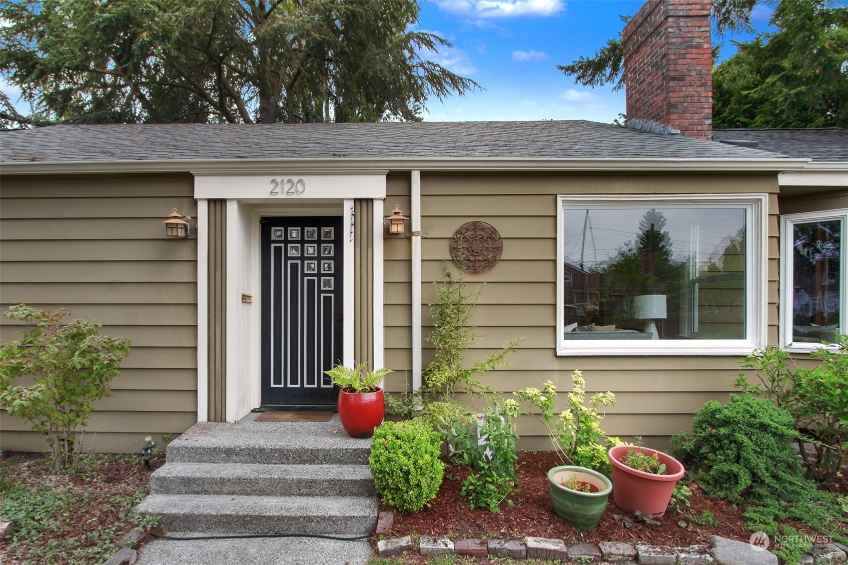 Property Photo:  2120 S Bennett Street  WA 98108 